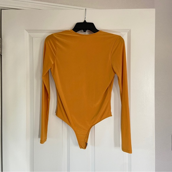 Uptown Bodysuit Sz Large V-Neck Light Orange Like New Condition - Picture 3 of 6